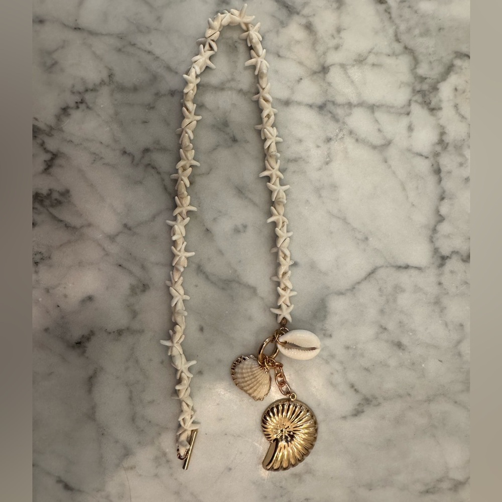 Shell Necklace - Picture 3 of 4